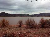 Pantano del Guadaln. Al fondo Vilches