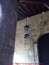 Catedral de Baeza. Claustro. Lmpara en la galera