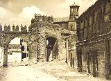 Arco de Villalar y Puerta de Jan. Foto antigua