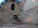 Santuario de la Yedra. Parte antigua donde se apareci la Virgen, y su pozo