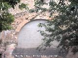 Santuario de la Yedra. Arco cegado trasero que da a las ruinas