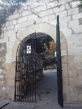 Santuario de Ntra Sra de Cuadros. Puerta de la lonja