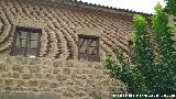 Colegiata de Santiago. Pared de ladrillo