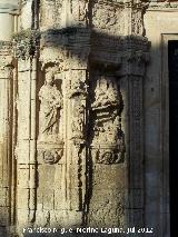 Iglesia de la Asuncin. Estatuas de la izquierda