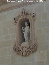 Santuario de la Virgen de Gracia. Estatuas de la derecha