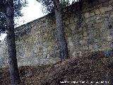 Castillo de Abrehuy. Muralla norte reconstruida entre el torren del patio II y III