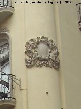 Edificio de la Calle Mayor n 1. Adorno