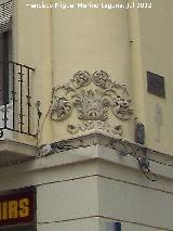 Edificio de la Calle Mayor n 1. Adorno