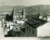 Calle Duque. Foto antigua. Fotografa de Manuel Romero vila. Archivo IEG