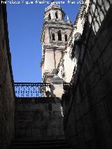 Catedral de Jan. Lonja. Escaleras de la parte sur