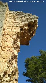 Muralla de Jan. Torren Sur II. Detalle del arranque del lienzo