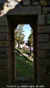 Muralla de Jan. Torren Sur I. Puerta desde el interior