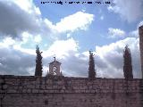 Muralla de Jan. Lienzo III de la Carrera de Jess. Desde la parte intramuros asoma la espadaa del Convento de las Teresianas