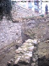 Muralla de Jan. Lienzo desaparecido del Torren Cilindrico al Torren D. Antemuro paralelo al lienzo